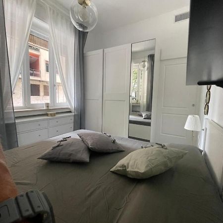 Bilocale Di Prestigio: Milano Centro Lägenhet Exteriör bild